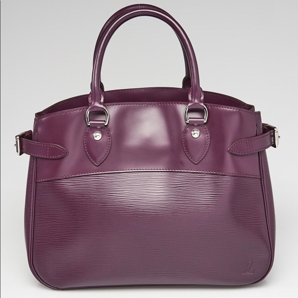 SOLD! Gorgeous! New! Authentic Louis Vuitton Passy